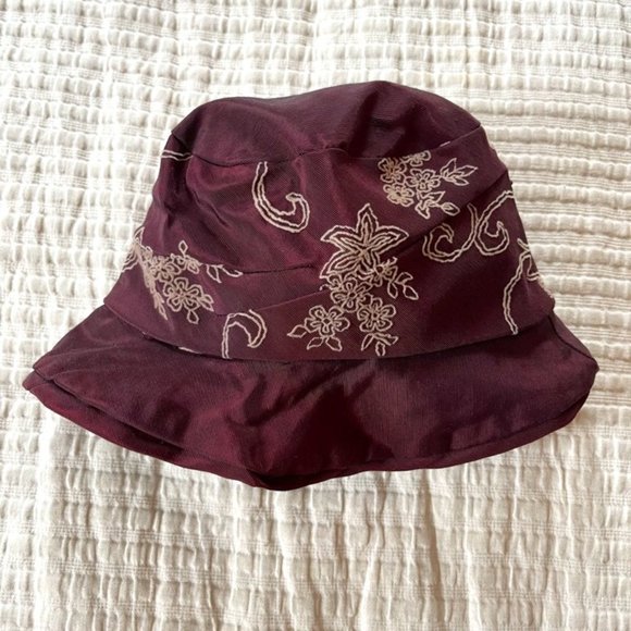 Vintage Accessories - Vintage Nylon Embroidered Floral Bucket Hat
